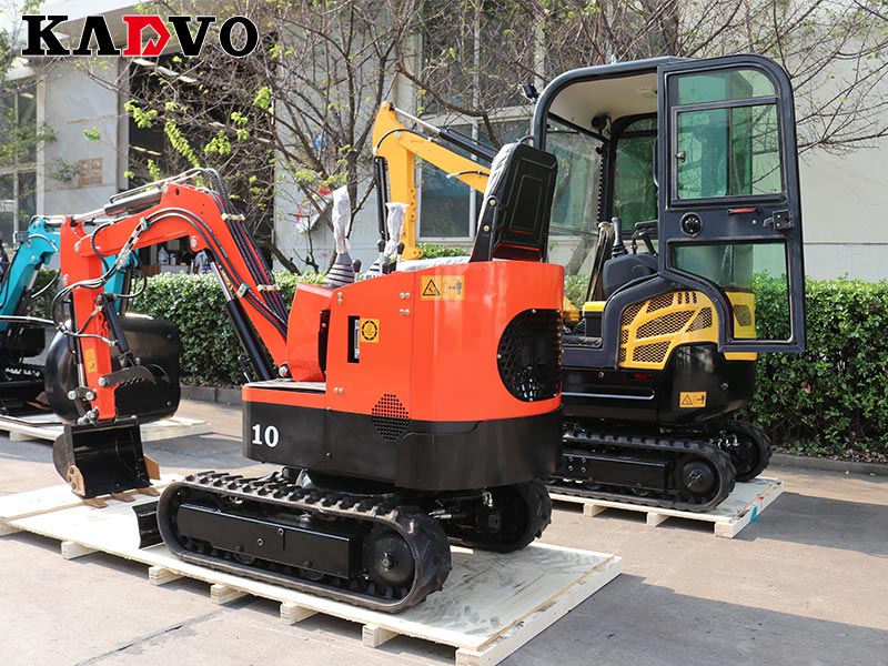 凱迪沃重工一批小型挖掘機出口意大利