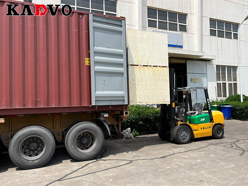 凱迪沃小挖機出口比利時